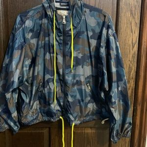 small blue camo wind breaker 💙